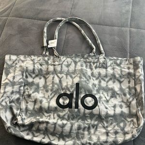 Alo yoga tie-dye tote - NWT